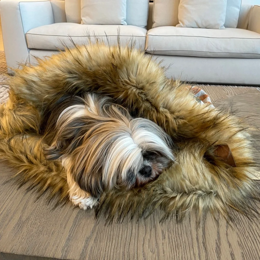 Athena, High-end faux fur and velvet fabric M size handmade pet bed